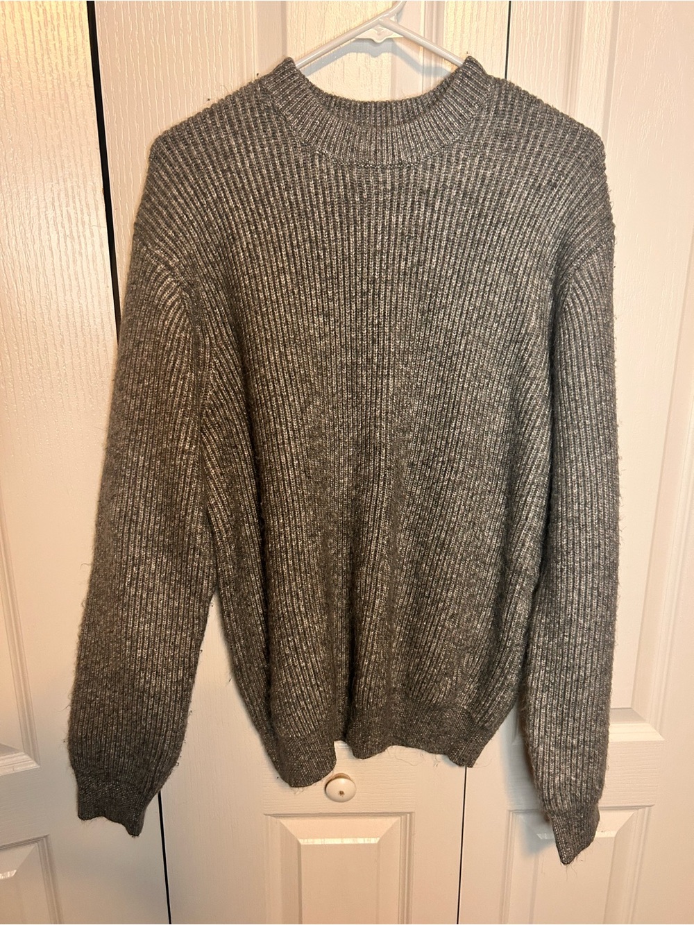 Forever 21 Men's Size XL Gray Ribbed Knit Crewneck Sweater Heavyweight